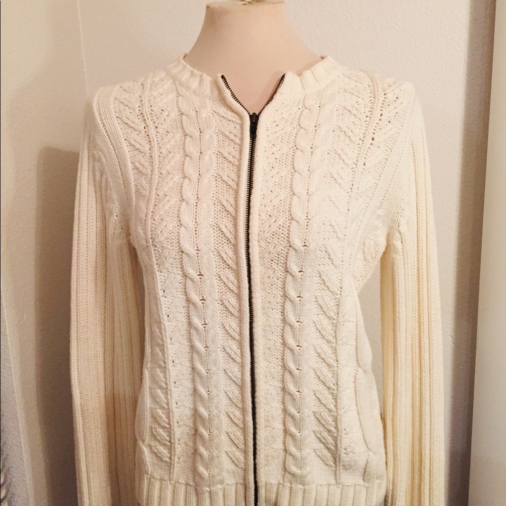 ✌🏽❤️🛍 Eddie Bower cable-knit zip up sweater.
